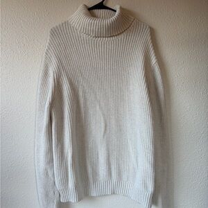 Old Navy Ribbed Knit Sweater in Cream